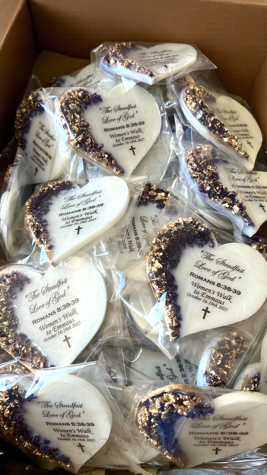 Personalized Epoxy Heart Fridge Magnet, Custom Resin Wedding Favors for Guests, Elegant Engagement Gift, Bridal Shower Souvenir